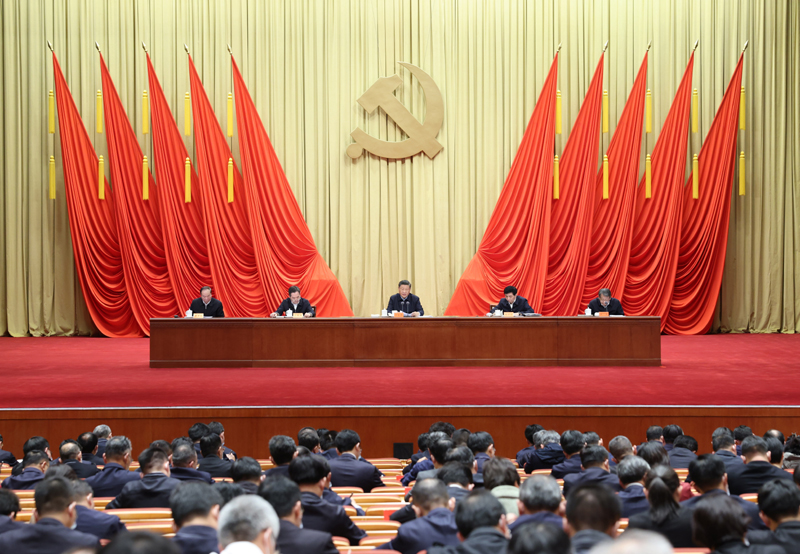 3月1日，2022年春季学期中央党校（国家行政学院）中青年干部培训班在中央党？。中共中央总书记、国家主席、中央军委主席习近平在开班式上揭晓主要讲话。 新华社记者 刘彬 摄